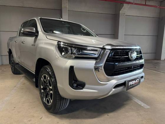 TOYOTA HILUX 2.8 D-4D TURBO DIESEL CD SRX LIMITED 4X4 AUTOMÁTICO
